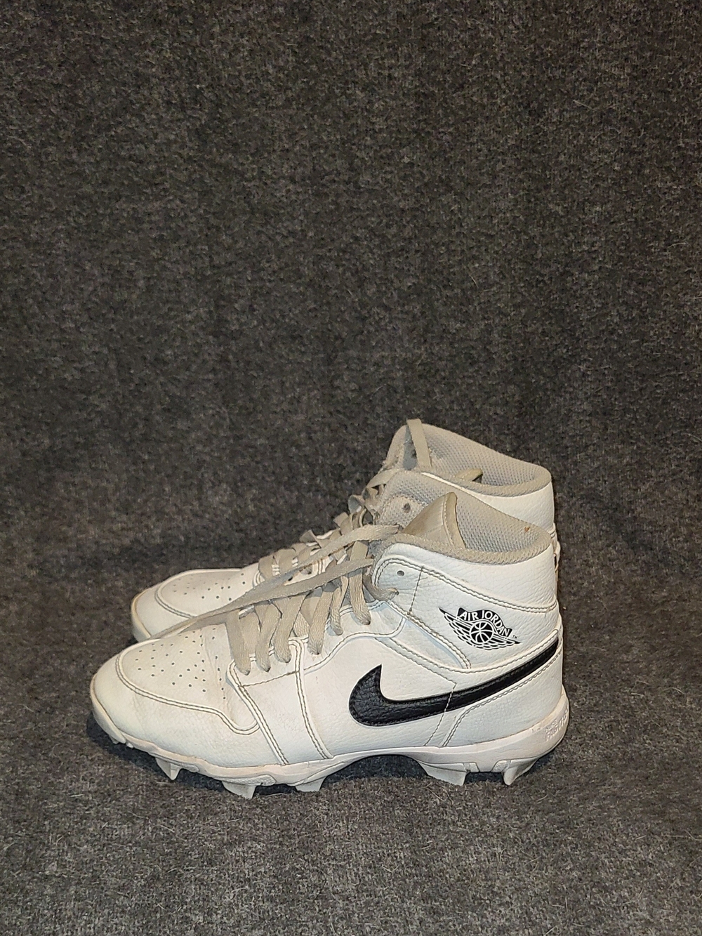 Nike Air Jordan 1 Mid Youth Multisport Cleat White HF6883-100 Size 4.5